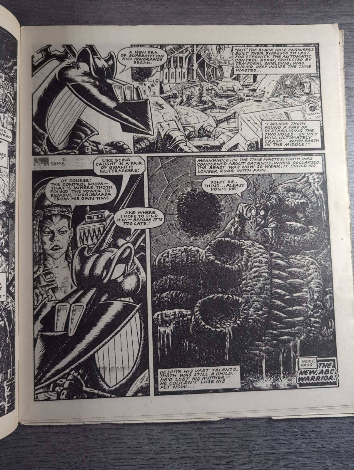 2000AD Prog 443 Featuring Judge Dread Comic 9th Nov 1985 Vintage Retro Comic