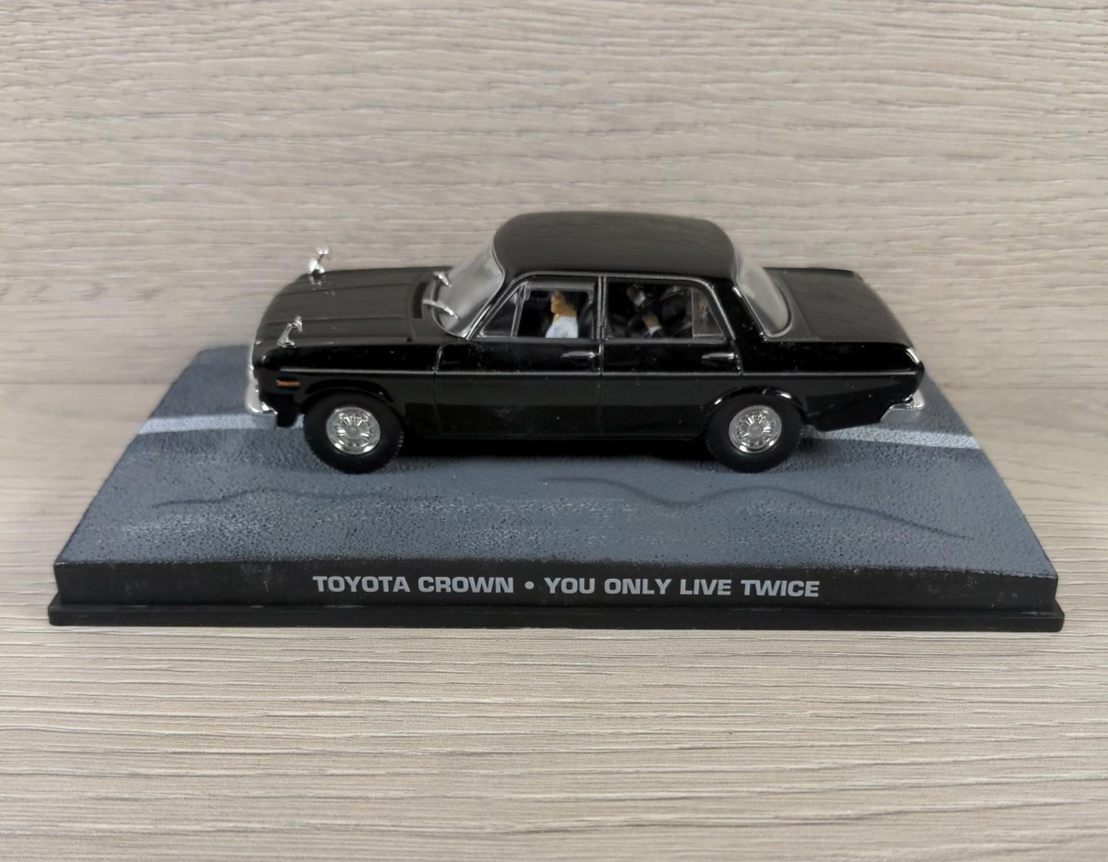 Eaglemoss James Bond 007 Toyota Crown Diecast Car 1:43 Scale You Only Live Twice