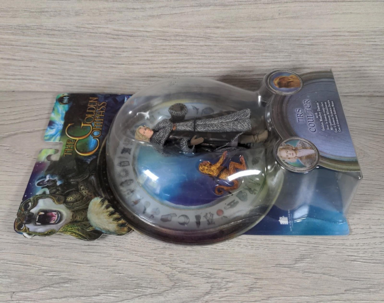 The Golden Compass Mrs Coulter Figure Popco