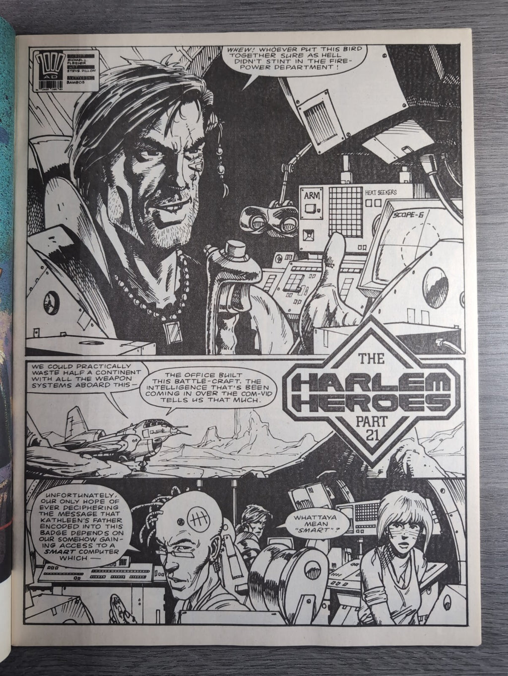 2000AD Prog 697 Featuring Judge Dredd Comic 22nd Sept  1990 Vintage Retro Comic