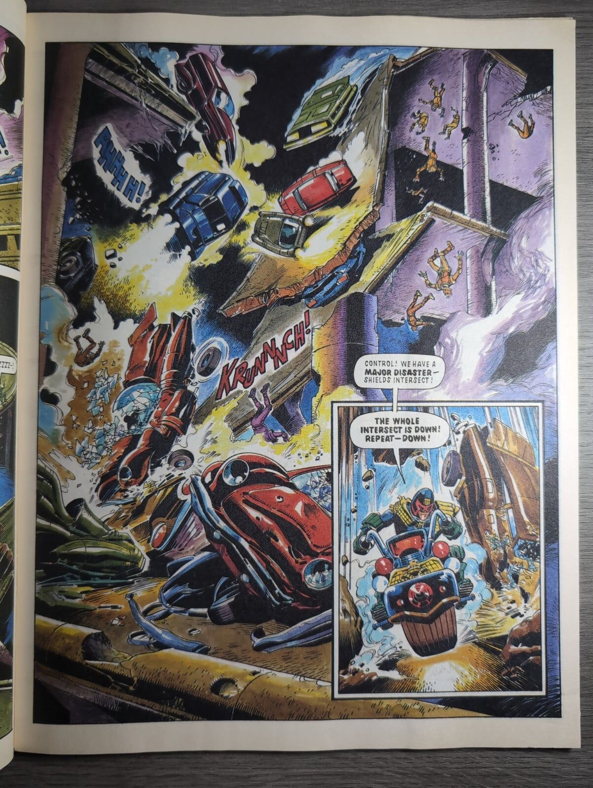 2000AD Prog 723 Featuring Judge Dredd Comic 23rd March 1991 Vintage Retro Comic