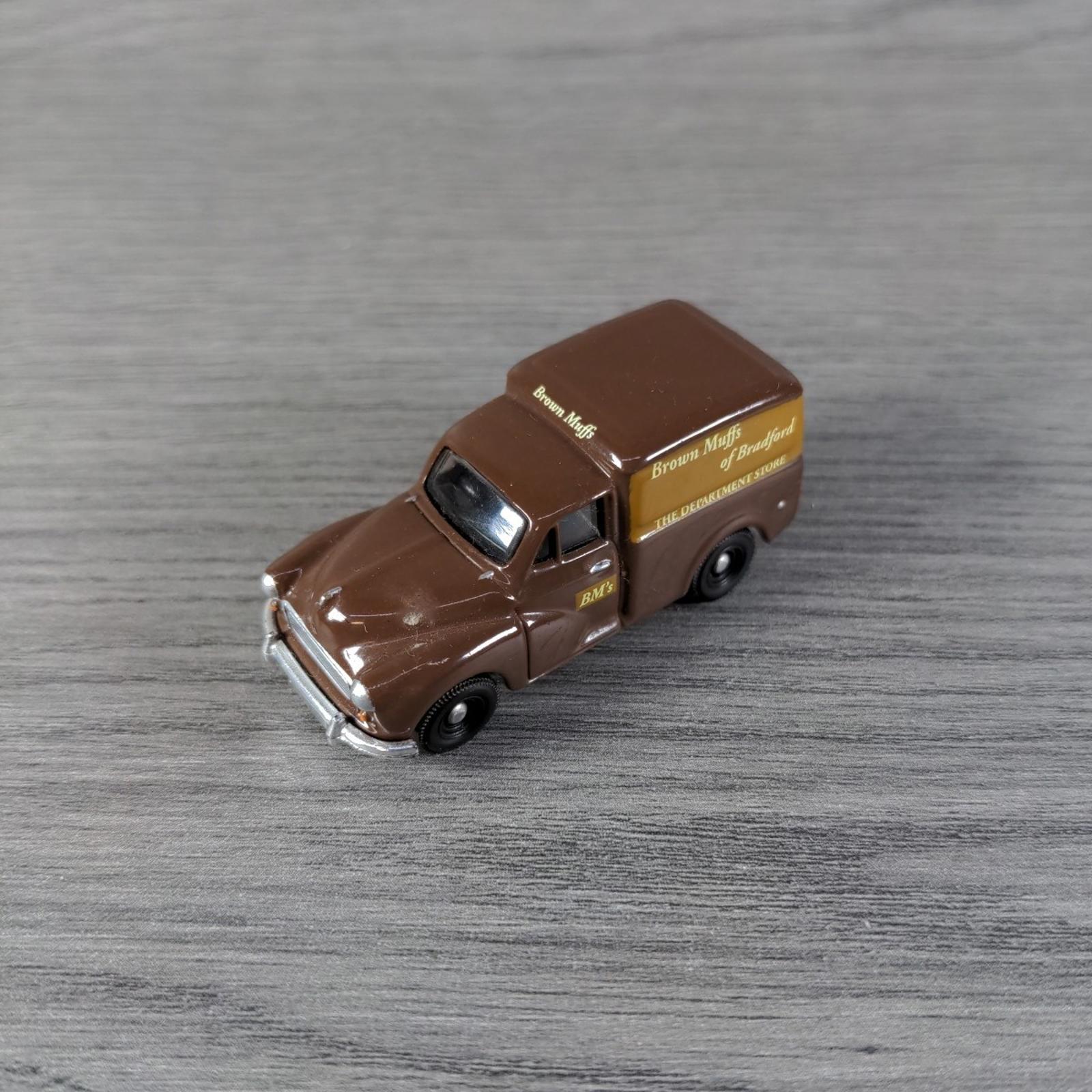 Corgi Trackside Morris 100 Brown Muffs of Bradford 1:76 Die-Cast Scale Model