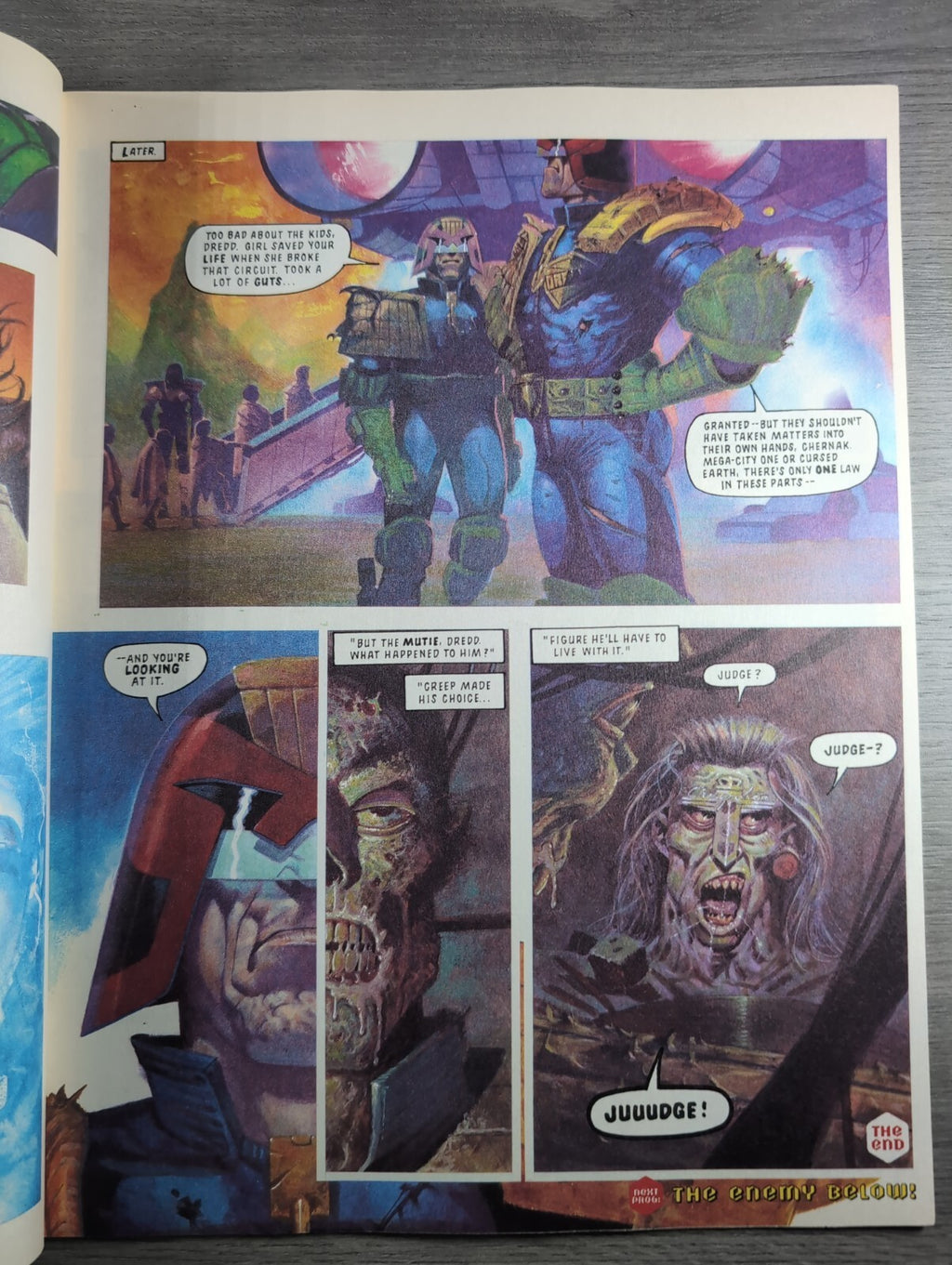 2000AD Prog 885 Featuring Judge Dredd Comic 29th April 1994 Vintage Retro Comic
