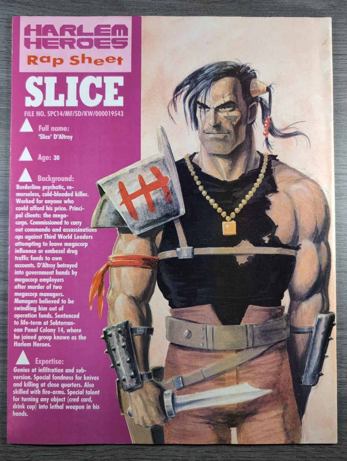 2000AD Prog 672 Featuring Judge Dredd Comic 31st March 1990 Vintage Retro Comic