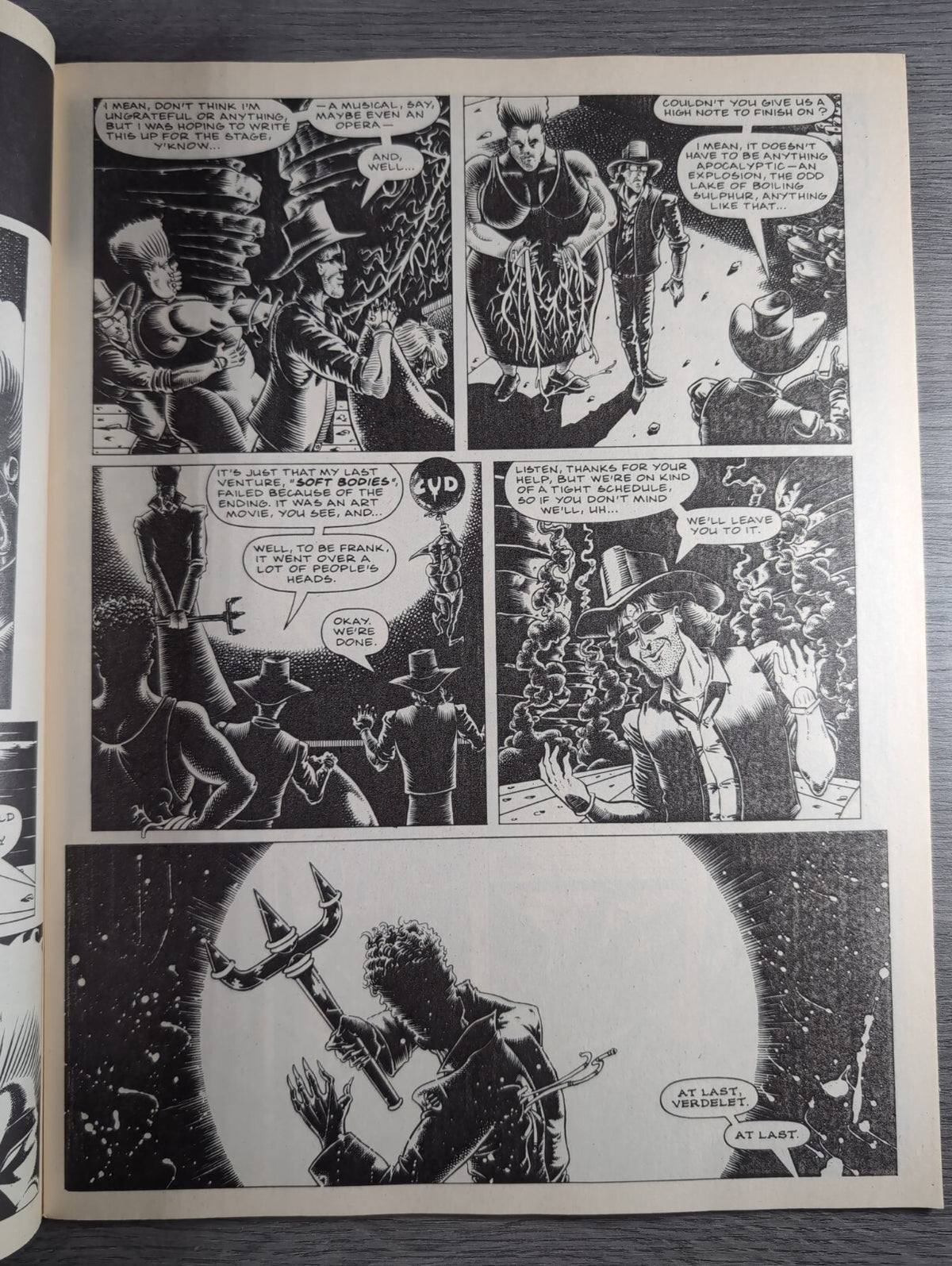 2000AD Prog 648 Featuring Judge Dread Comic 14th Oct 1989 Vintage Retro Comic - Retrorama UK