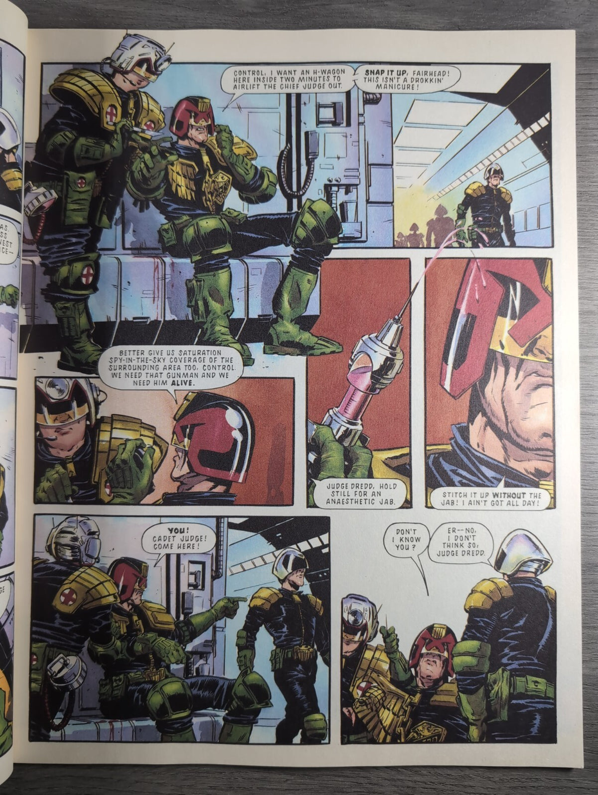 2000AD Prog 882 Featuring Judge Dredd Comic 8th April 1994 Vintage Retro Comic