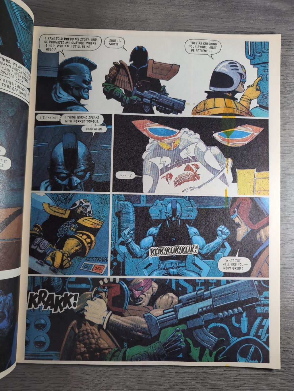 2000AD Prog 802 Featuring Judge Dredd Comic 26th Sept 1992 Vintage Retro Comic