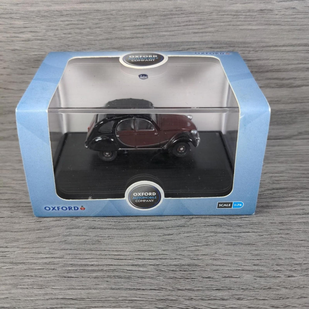Oxford Automobile Company Maroon Citroen 2CV 1:76 Scale Die-Cast Model