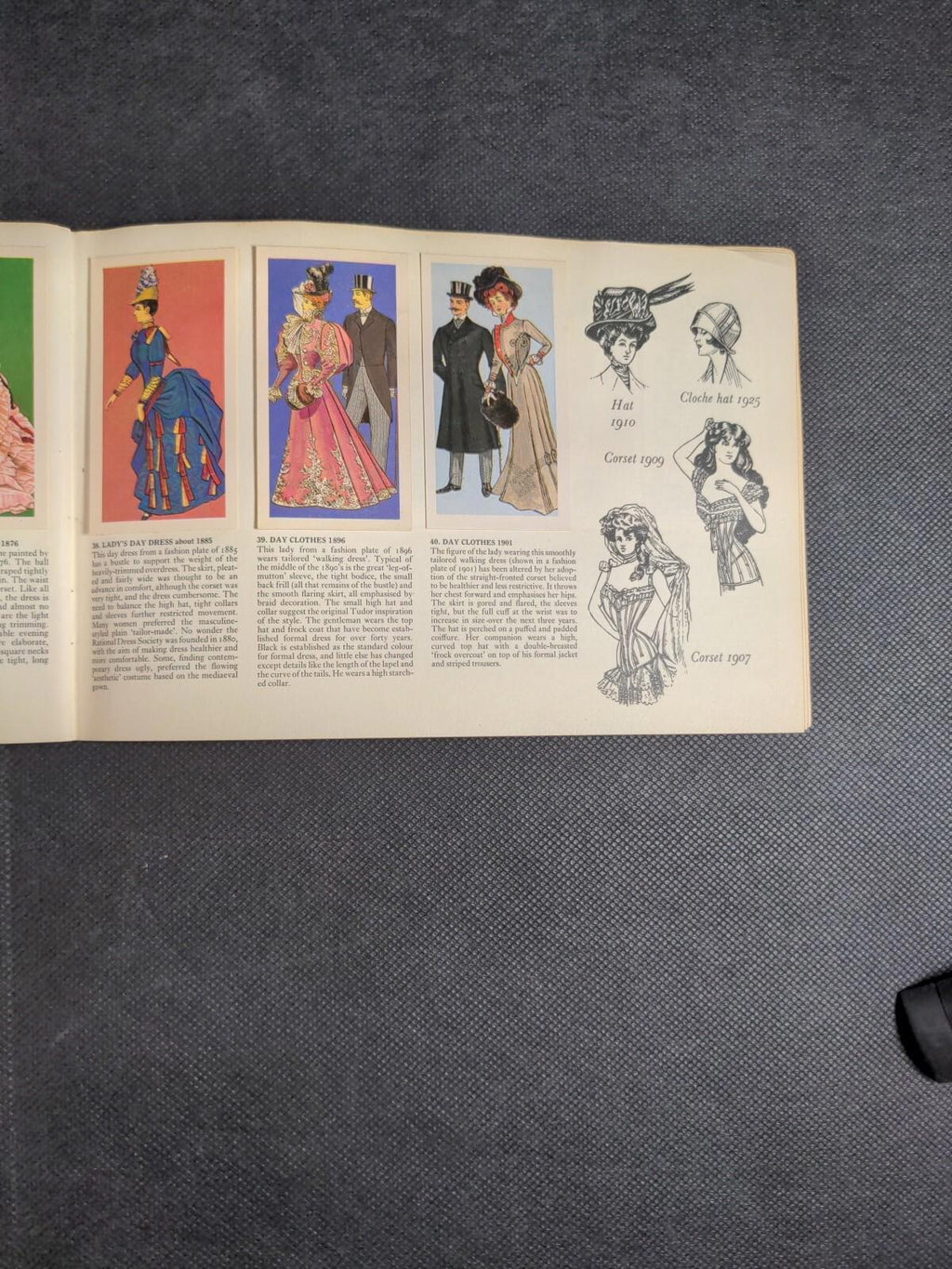Brooke Bond Tea British Costume Picture Card Album Complete Set