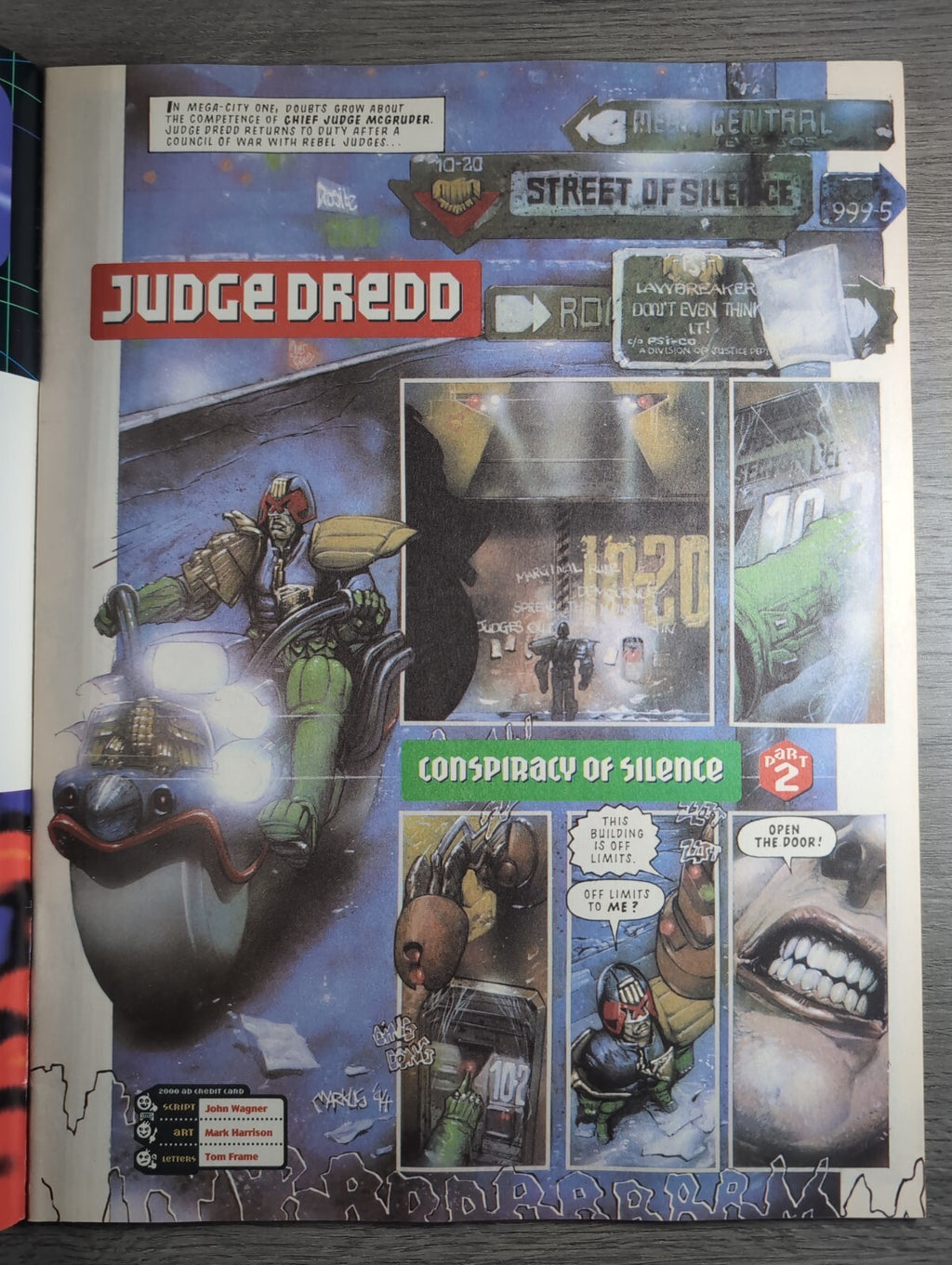 2000AD Prog 892 Featuring Judge Dredd Comic 17th Jan 1994 Vintage Retro Comic