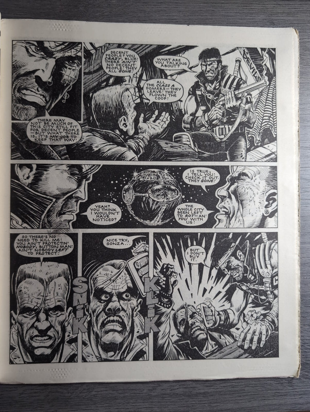 2000AD Prog 469 Featuring Judge Dread Comic 10th May 1986 Vintage Retro Comic