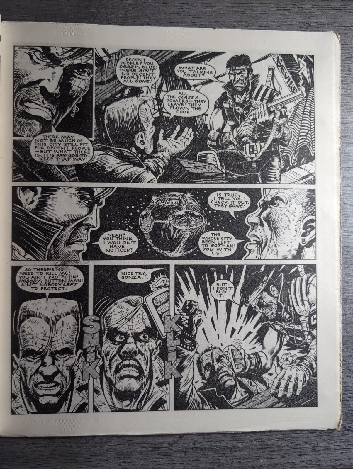 2000AD Prog 469 Featuring Judge Dread Comic 10th May 1986 Vintage Retro Comic