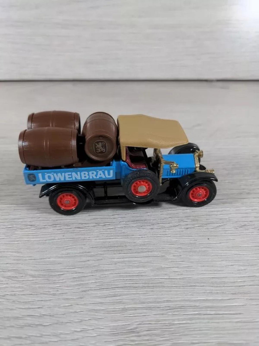 Matchbox Models of Yesteryear Y-26 1918 Crossley Beer Lorry Diecast Model - Retrorama UK