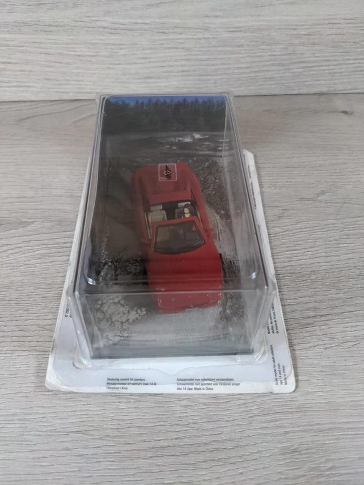 Eaglemoss James Bond 007 Ferrari F355 GTS Diecast Car 1:43 Scale + Magazine #10