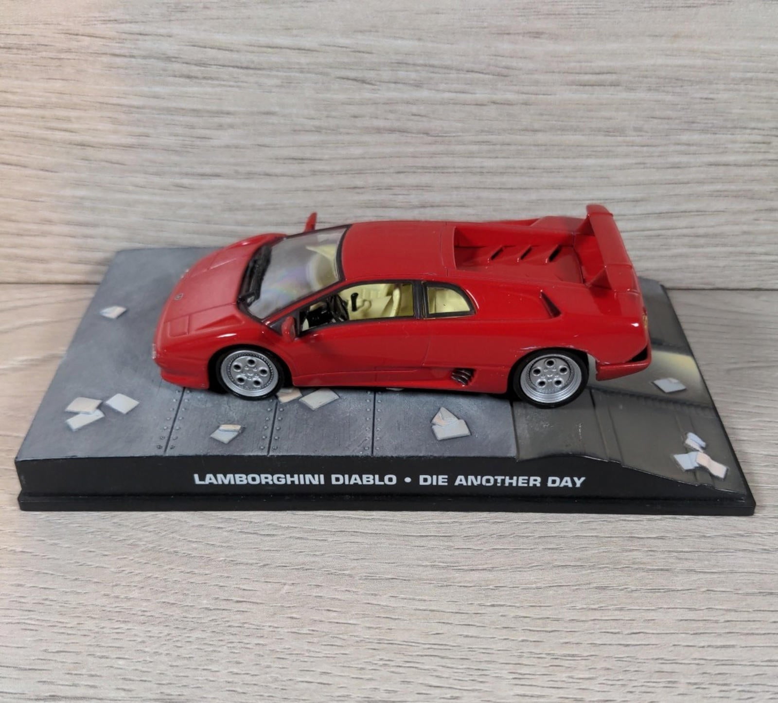 Eaglemoss James Bond 007 Lamborghini Diablo Die Another Day Diecast  1:43 Scale