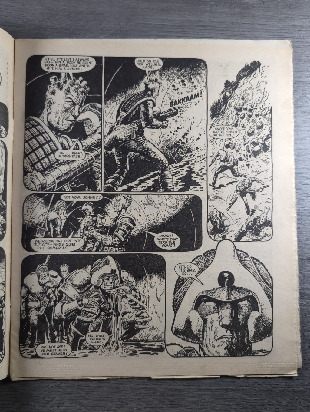 2000AD Prog 372 Featuring Judge Dredd Comic 9th June 1984 Vintage Retro Comic