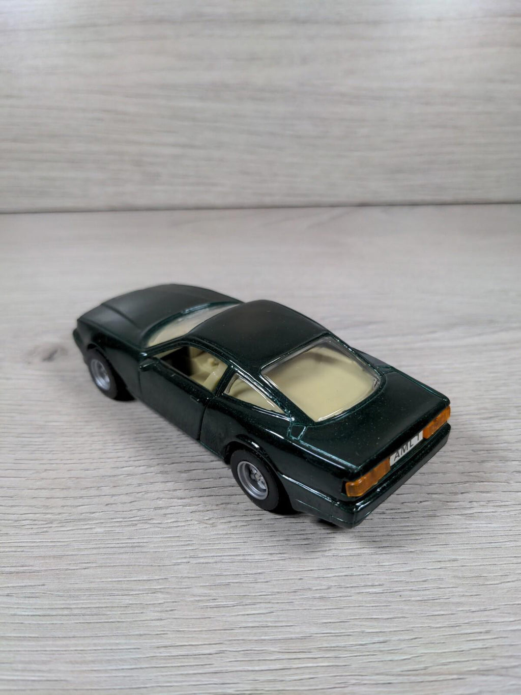 Shell Garage Sports Car Collection Aston Martin Virage Dicast Car Vintage Retro - Retrorama UK