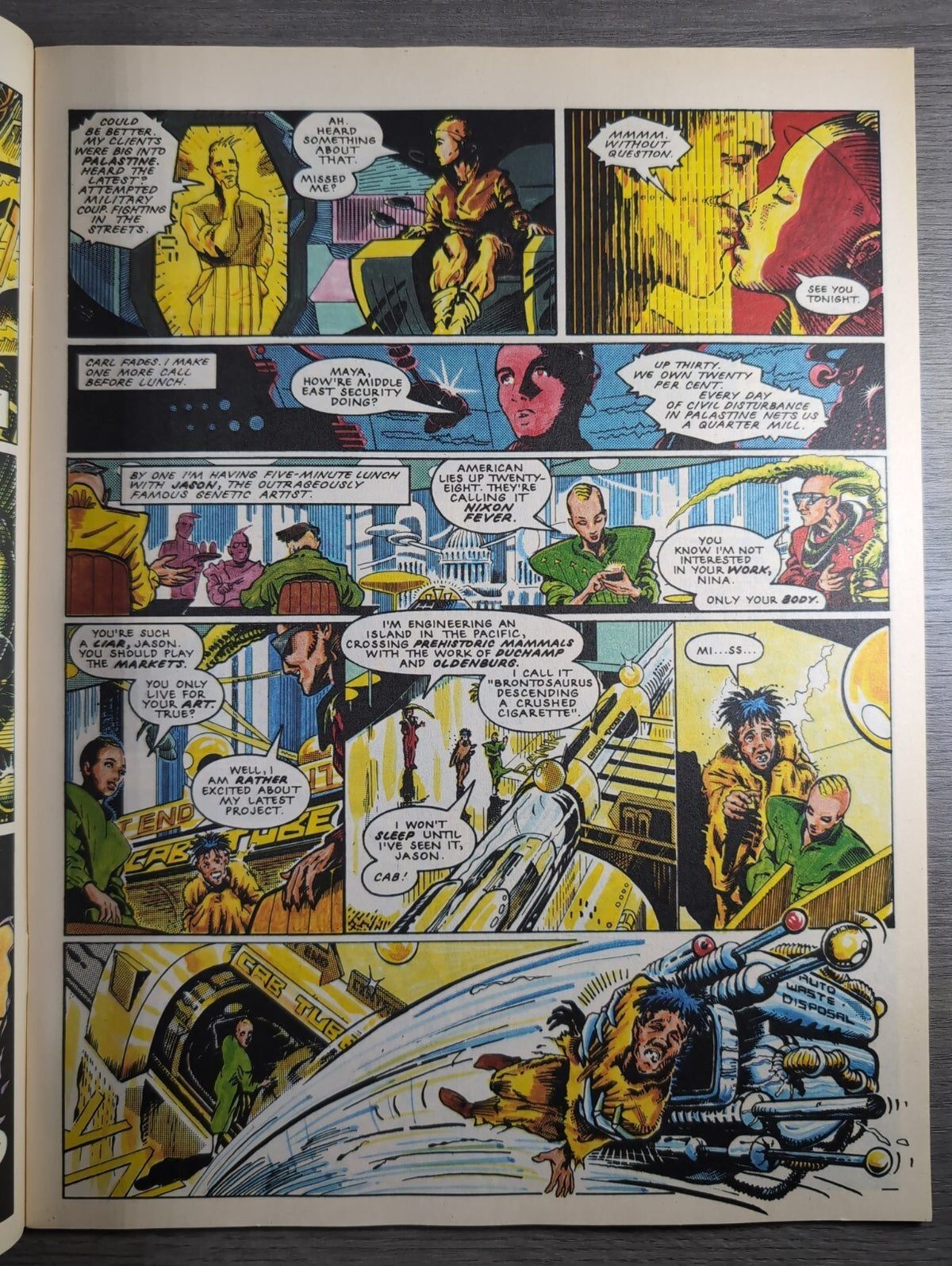 2000AD Prog 672 Featuring Judge Dredd Comic 31st March 1990 Vintage Retro Comic