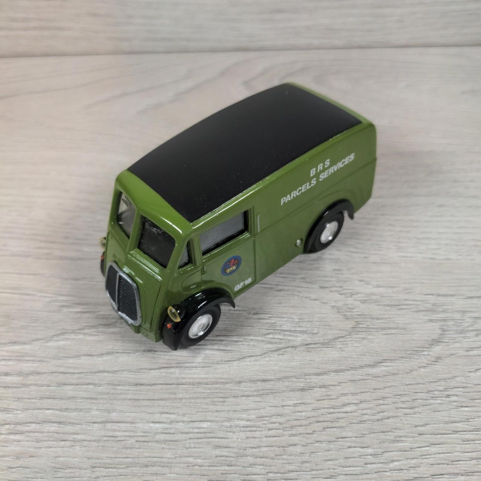 Corgi 97200 British Road Services Morris J Van Bedford Box Van Die-Cast Models