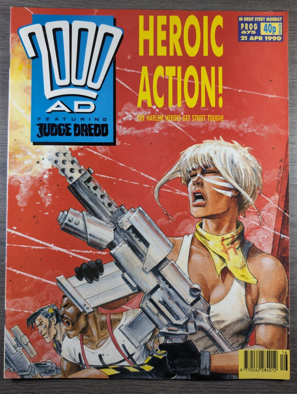 2000AD Prog 675 Featuring Judge Dredd Comic 21st April 1990 Vintage Retro Comic