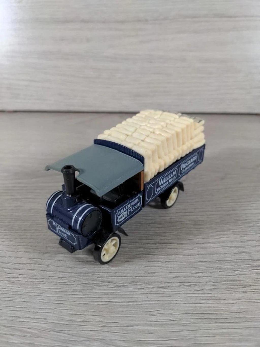 Matchbox Models of Yesteryear Y-8 1917 Yorkshire Steam Wagon Diecast Model - Retrorama UK