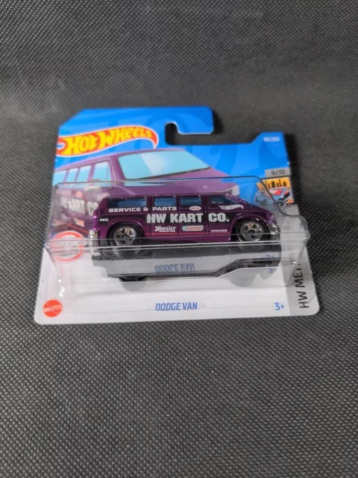 Hot Wheels Doge Van HW Metro 6/10 - 2022 - 55/250 Diecast Model Van