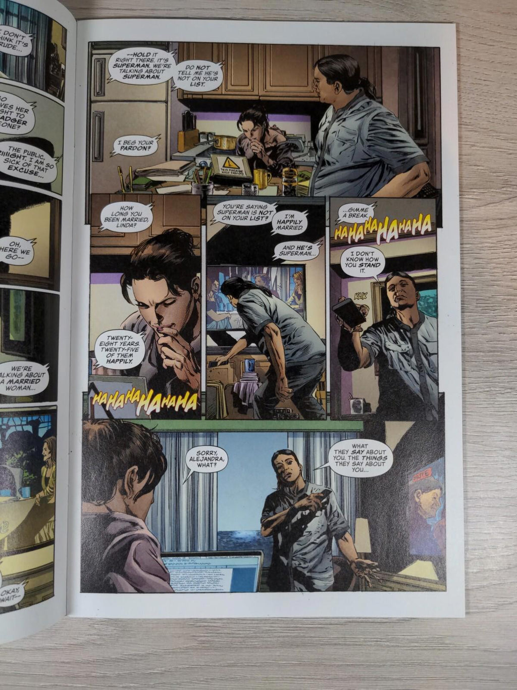 DC Universe: Lois Lane Issue Number 2 Revoked 2019 DC Comics - Retrorama UK