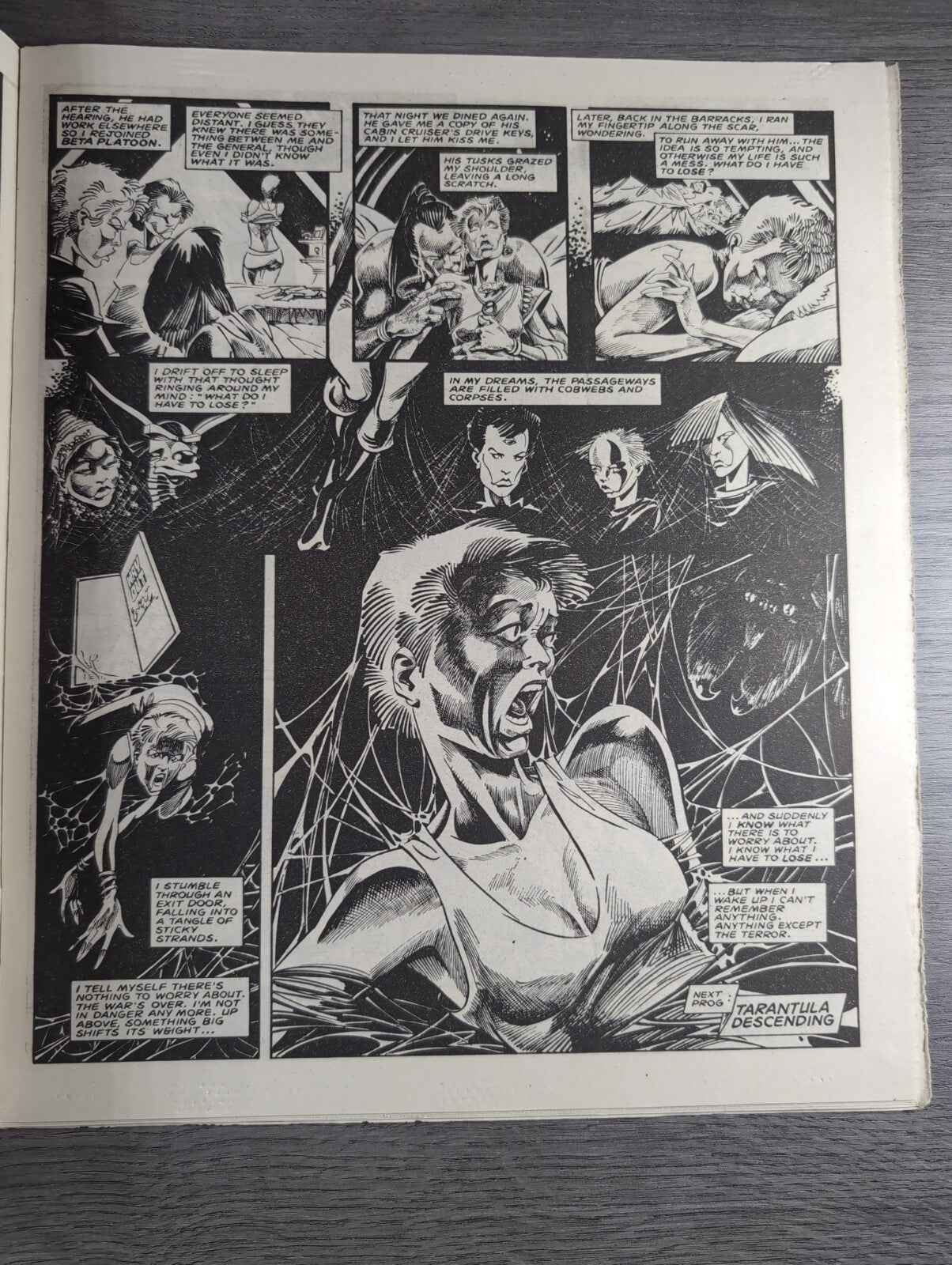 2000AD Prog 465 Featuring Judge Dread Comic 12th April 1986 Vintage Retro Comic