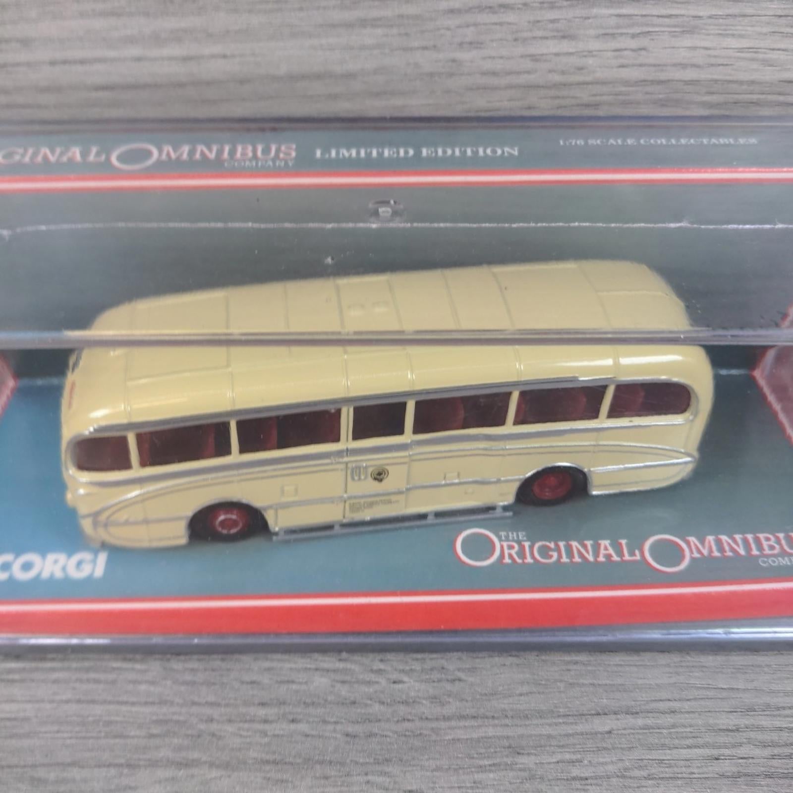 Corgi The Original Omnibus Company 40301 Burlingham Seagull Die-Cast Model