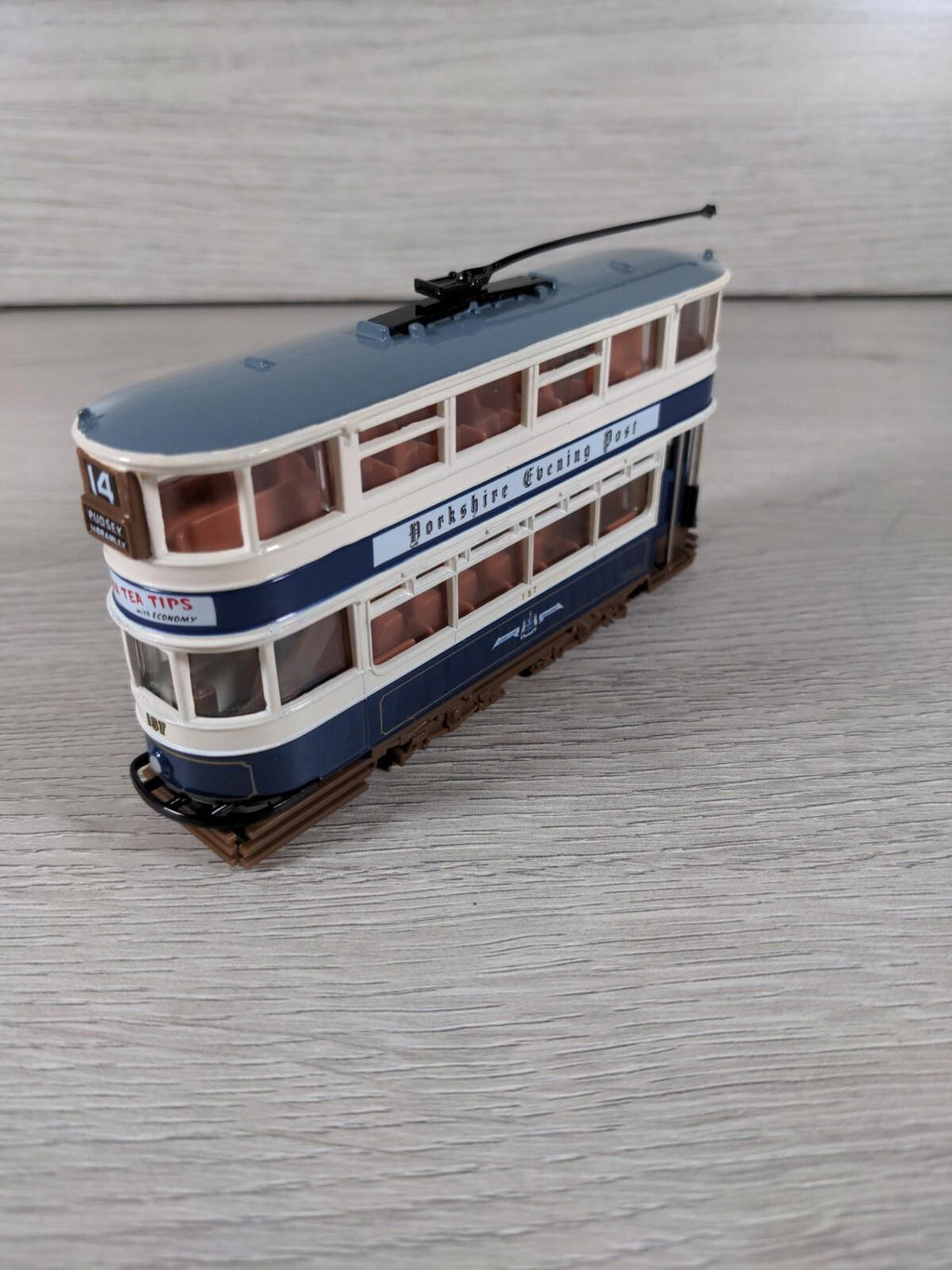 Exclusive First Editions Leeds Tramcar Evening Post 14303 1:76 Diecast Model