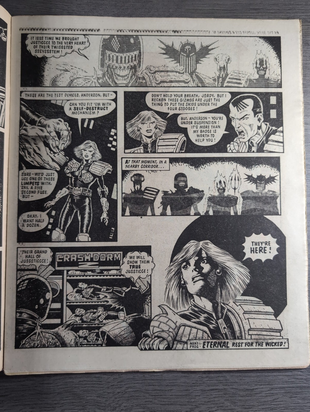 2000AD Prog 422 Featuring Judge Dread Comic 15th June 1985 Vintage Retro Comic