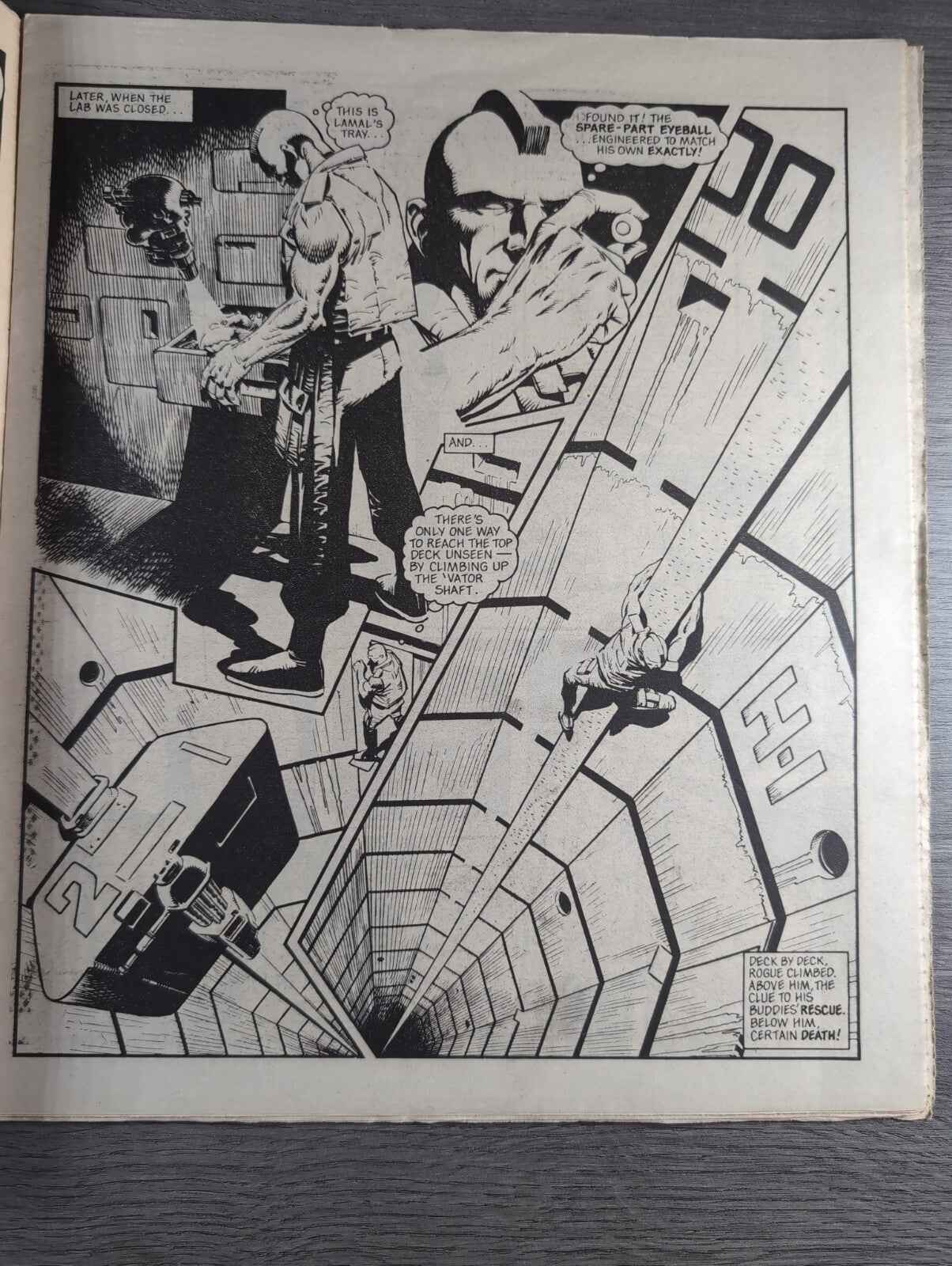 2000AD Prog 404 Featuring Judge Dread Comic 9th Feb 1985 Vintage Retro Comic