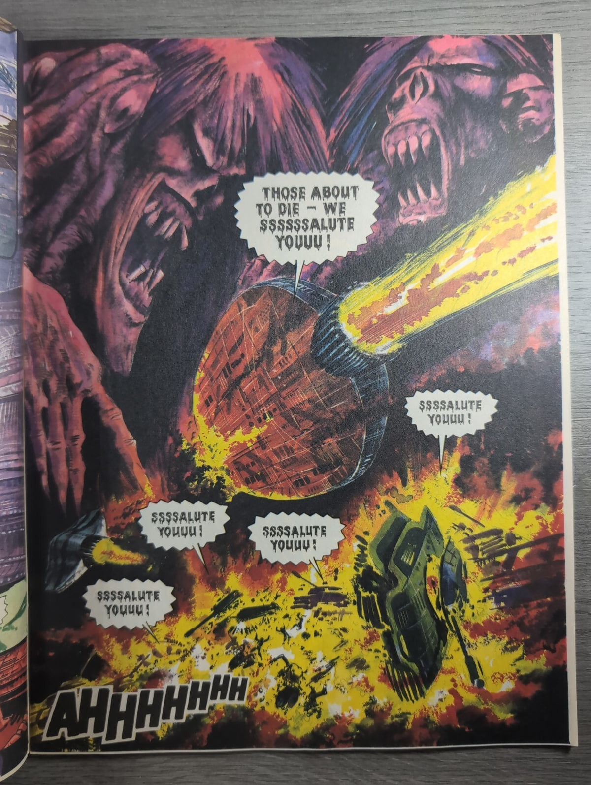 2000AD Prog 682 Featuring Judge Dredd Comic 9th June 1990 Vintage Retro Comic