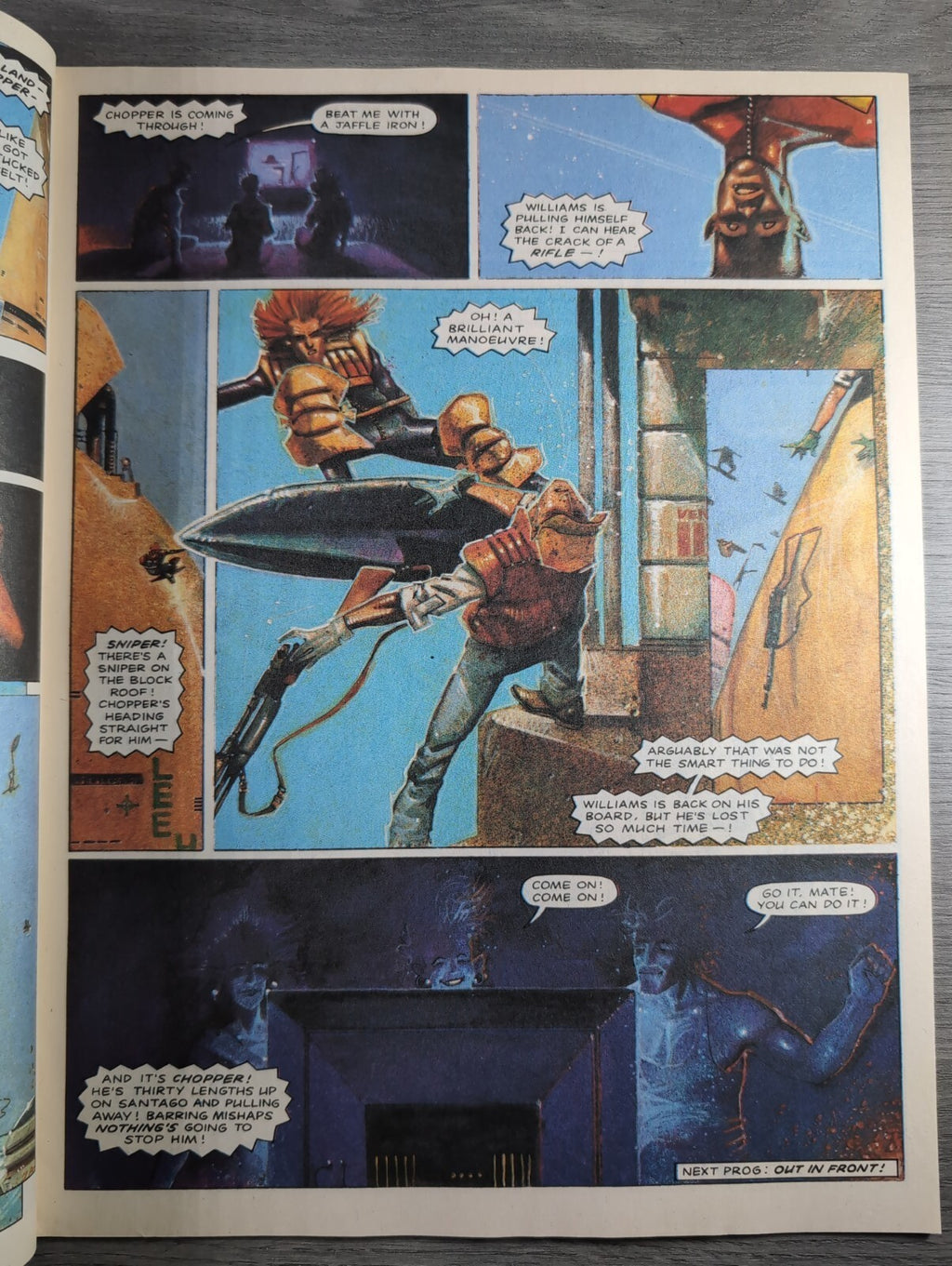 2000AD Prog 661 Featuring Judge Dread Comic 13th Jan 1990 Vintage Retro Comic - Retrorama UK
