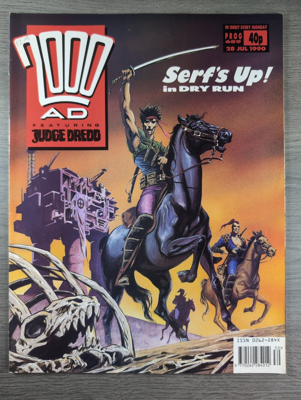 2000AD Prog 689 Featuring Judge Dredd Comic 28th July 1990 Vintage Retro Comic