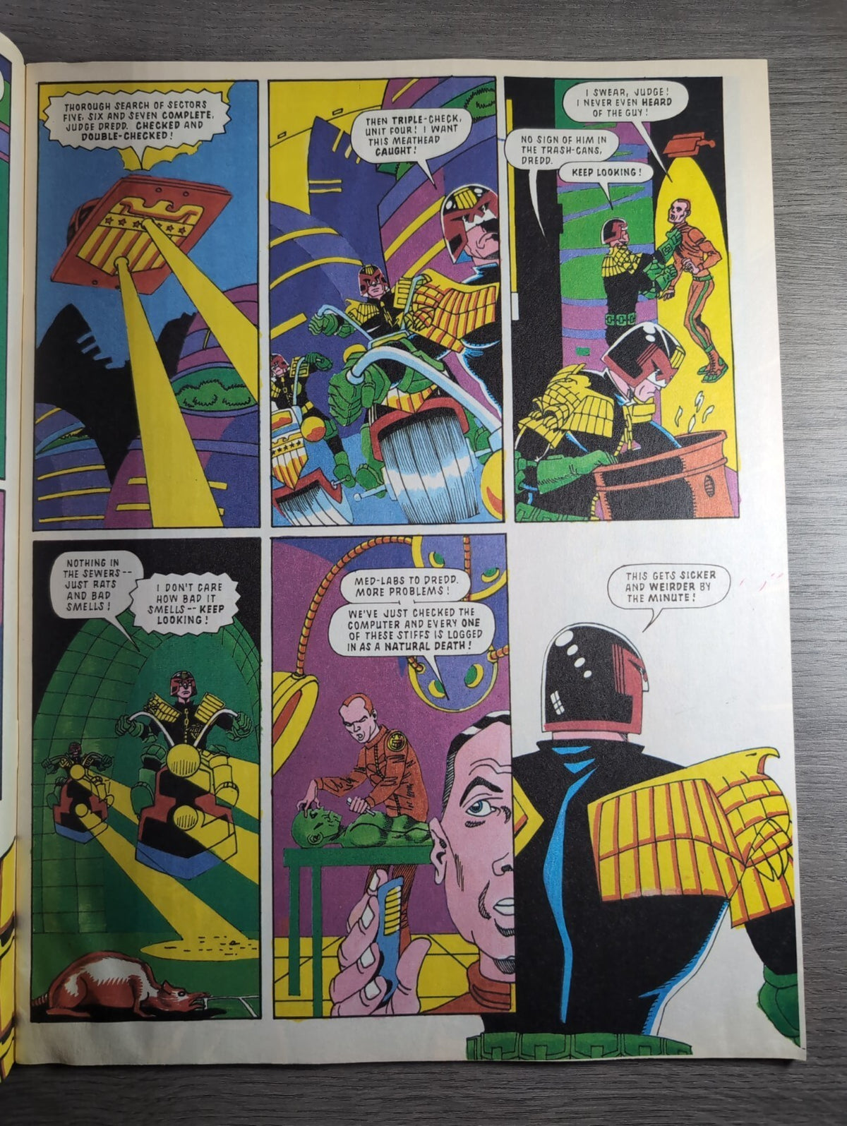 2000AD Prog 841 Featuring Judge Dredd Comic 26th June 1993 Vintage Retro Comic