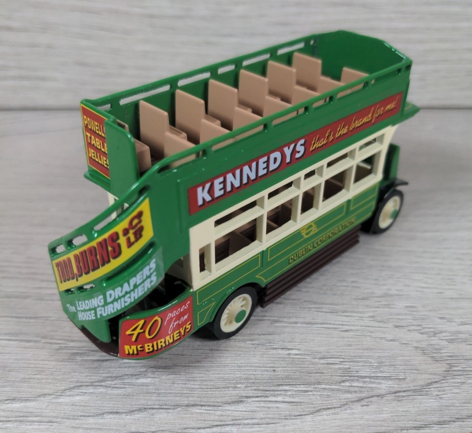 Matchbox Collectables 1922 AEC Omnibus Diecast Model YET05-M 1995 Vintage Bus