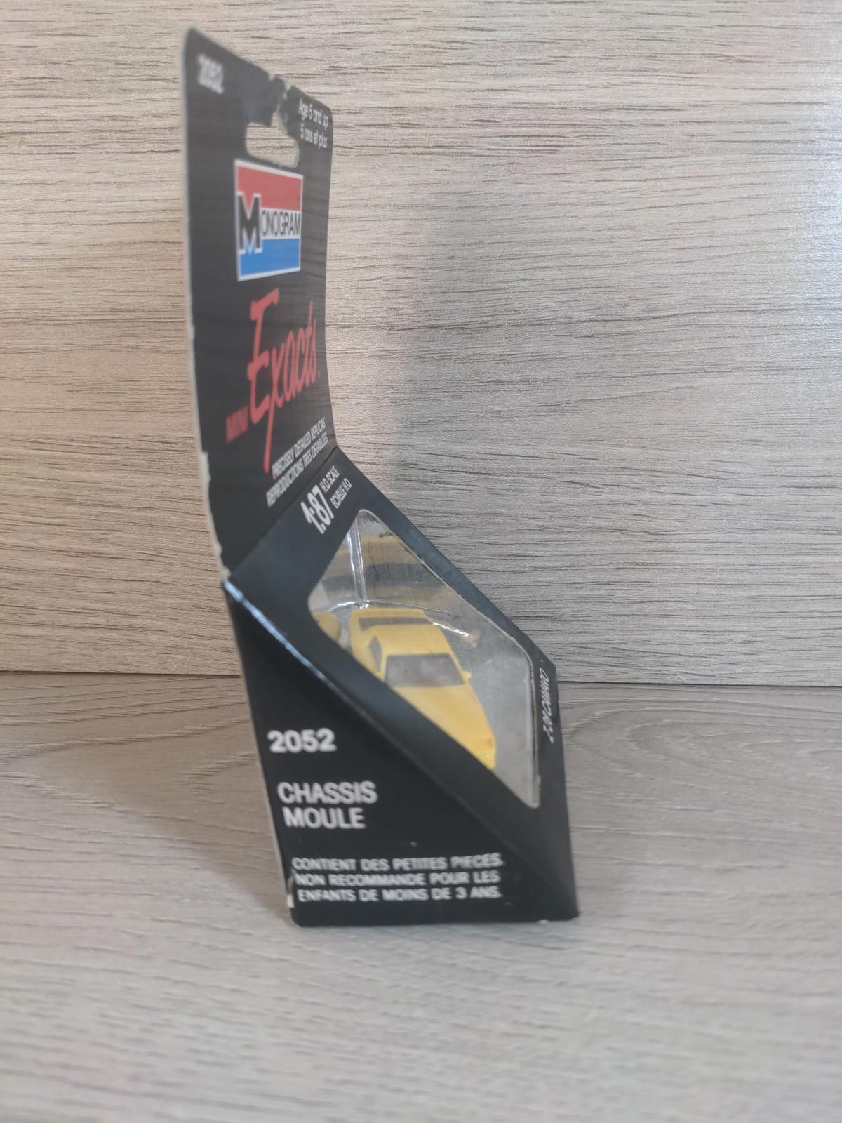 Monogram Mini Exacts Z-28 Camaro No 2052 Diecast Model Car 1:87 H.O Scale