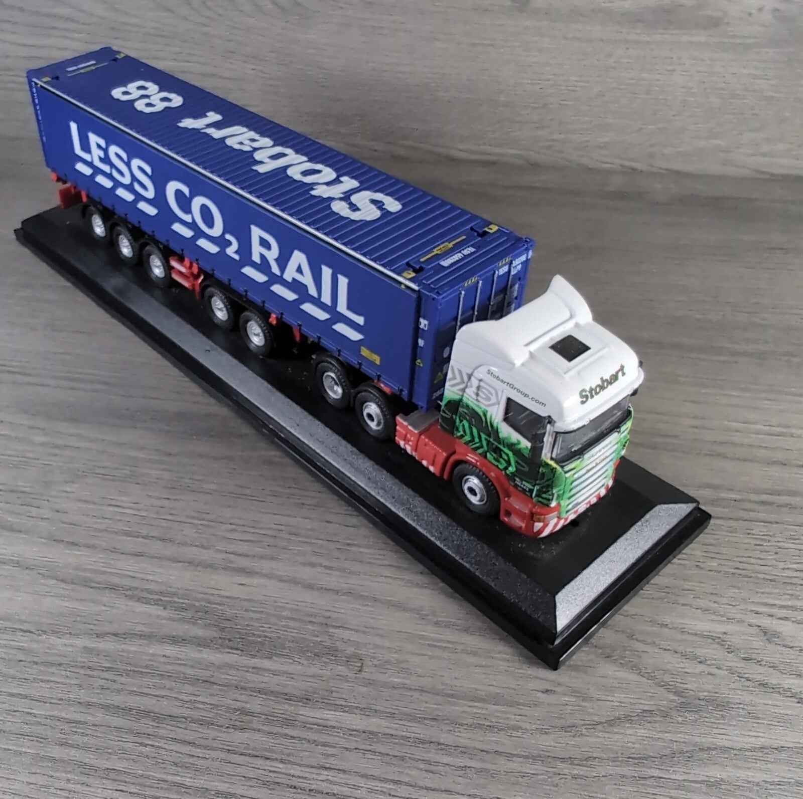 Atlas Editions Eddie Stobart Scania R440Highline Skeletal Trailer Olave St Clair