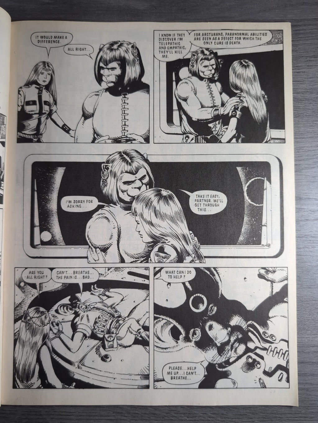 2000AD Prog 687 Featuring Judge Dredd Comic 14th July 1990 Vintage Retro Comic