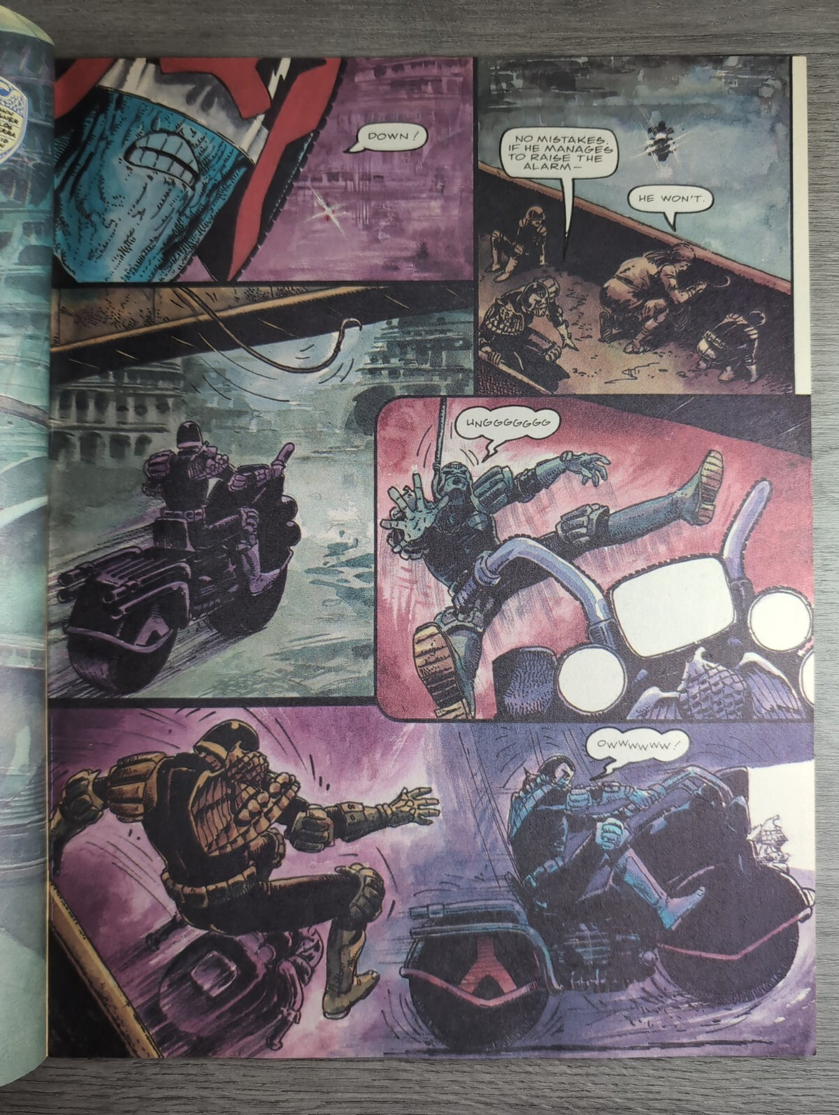 2000AD Prog 693 Featuring Judge Dredd Comic 25th Aug 1990 Vintage Retro Comic