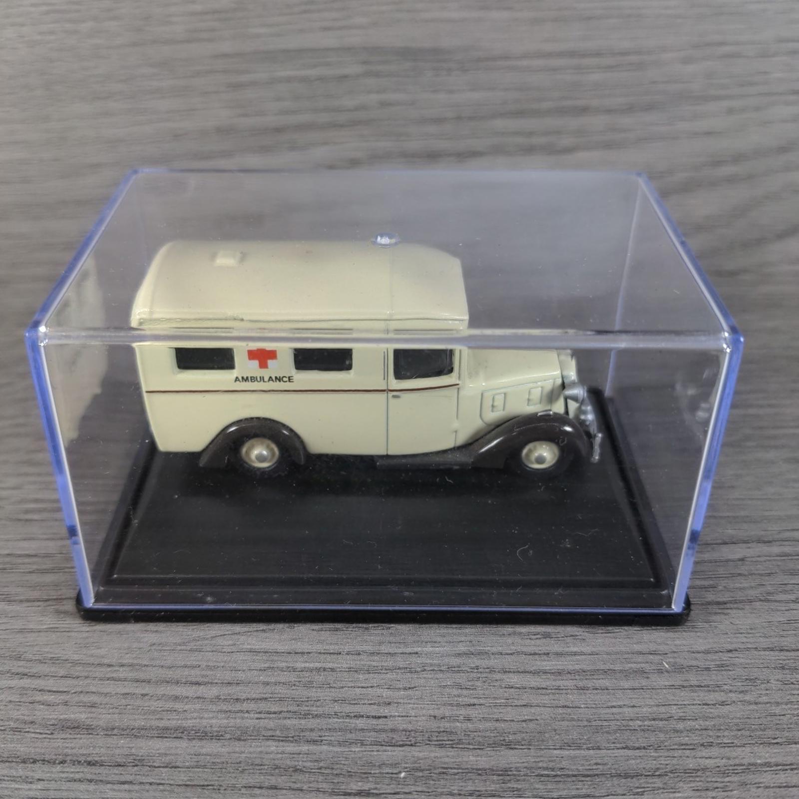 Oxford Commercials Austin 18 Ambulance 1:76 Scale Die-Cast Model