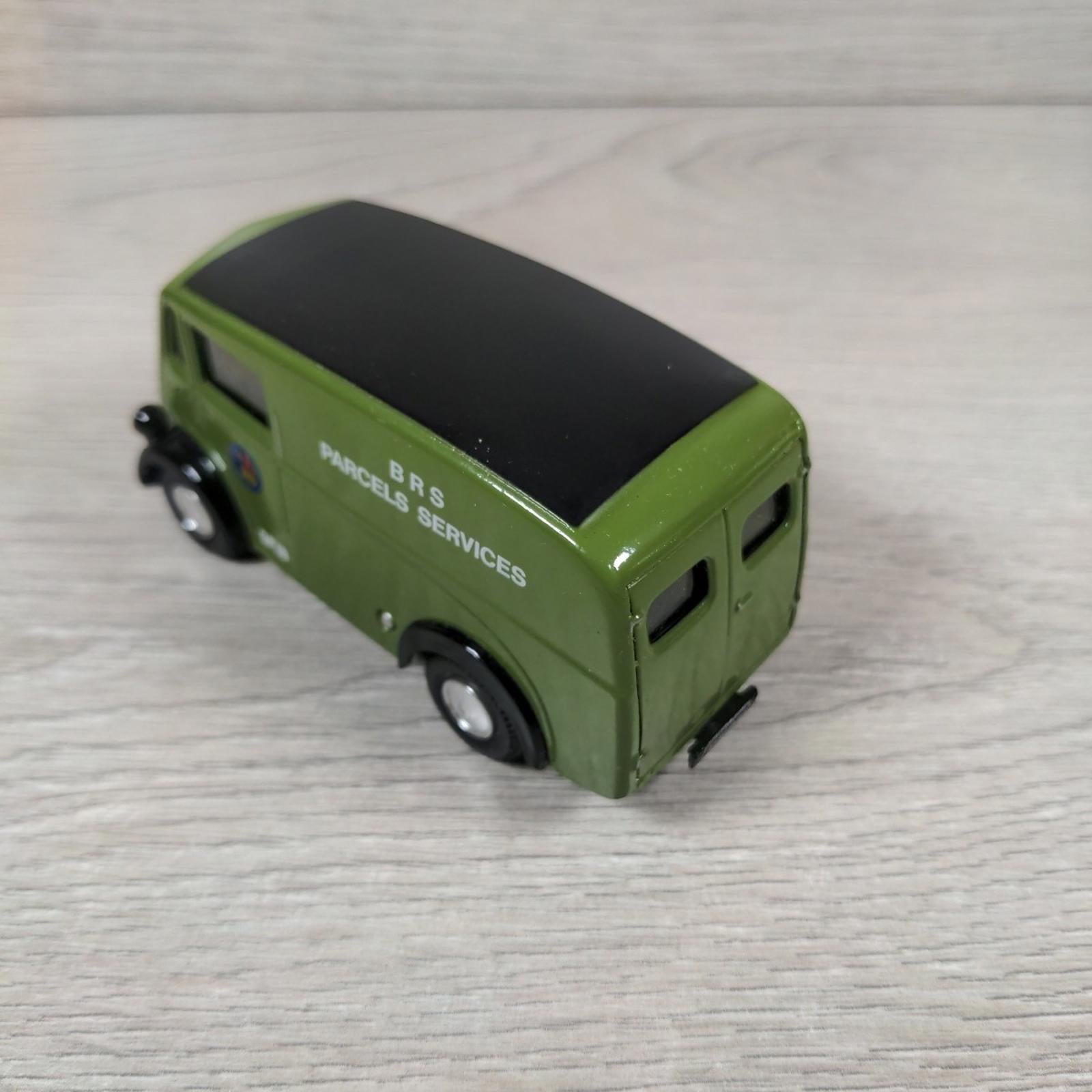 Corgi 97200 British Road Services Morris J Van Bedford Box Van Die-Cast Models