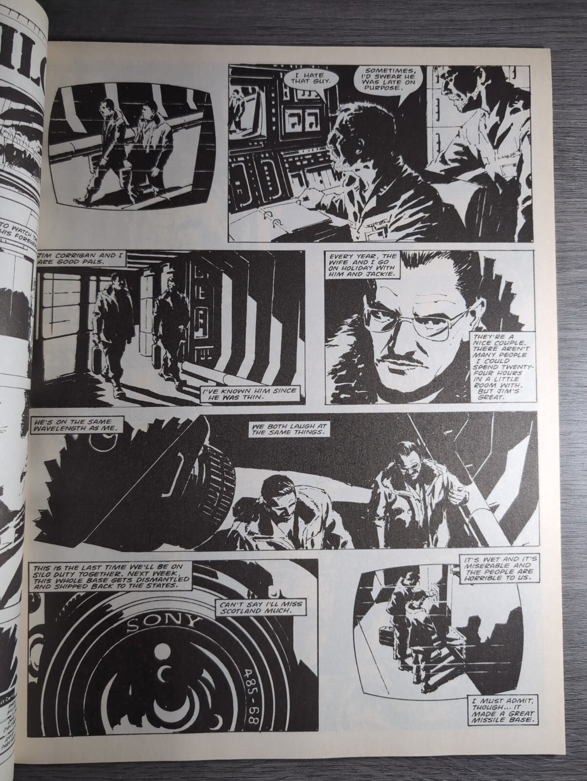 2000AD Prog 706 Featuring Judge Dredd Comic 24th Nov 1990 Vintage Retro Comic