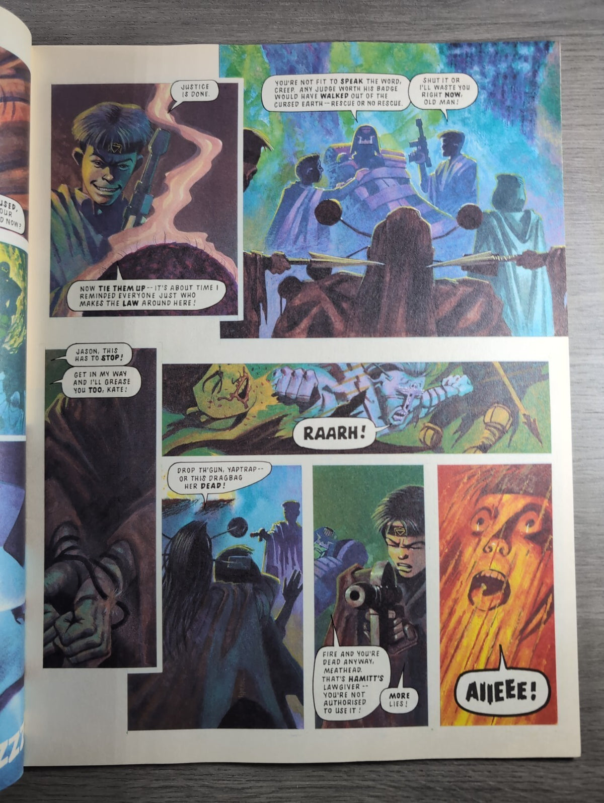 2000AD Prog 885 Featuring Judge Dredd Comic 29th April 1994 Vintage Retro Comic