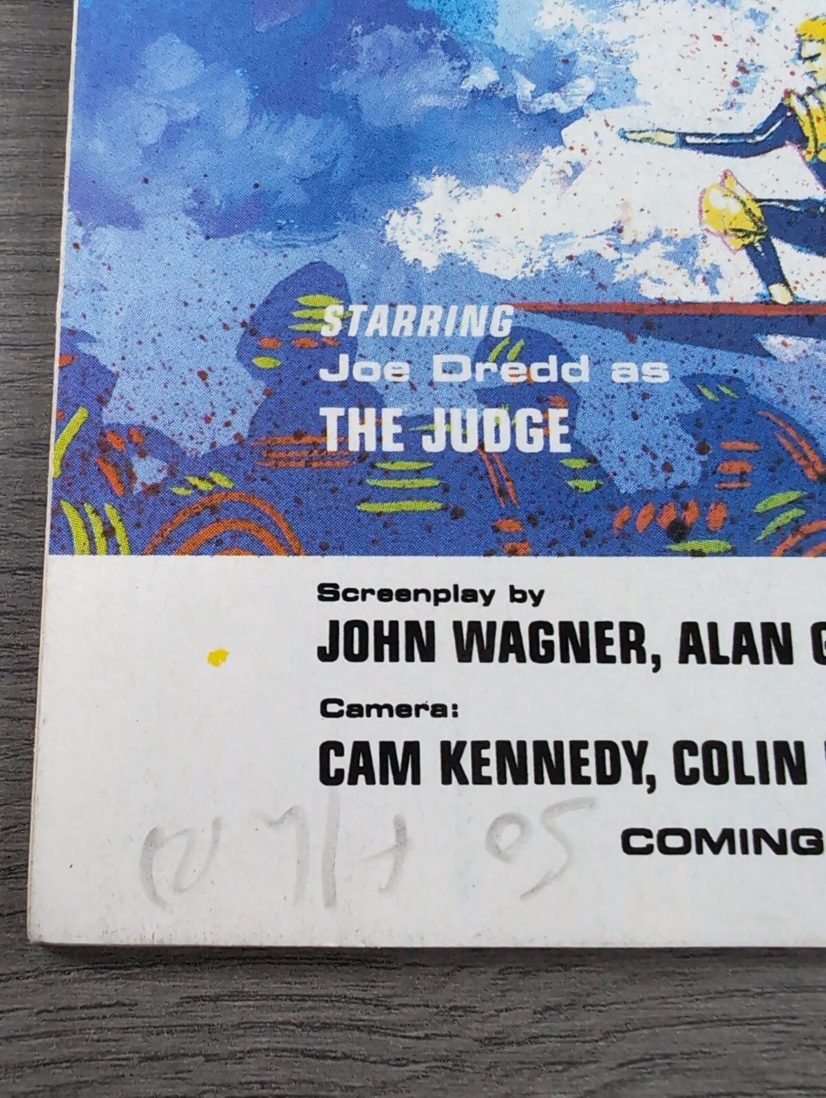 2000AD Prog 695 Featuring Judge Dredd Comic 8th Sept 1990 Vintage Retro Comic