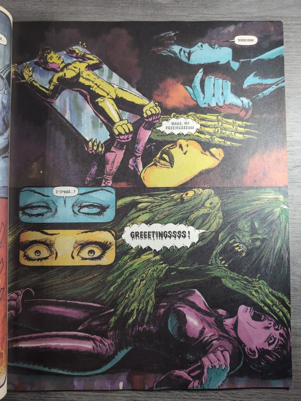 2000AD Prog 678 Featuring Judge Dredd Comic 12th May 1990 Vintage Retro Comic