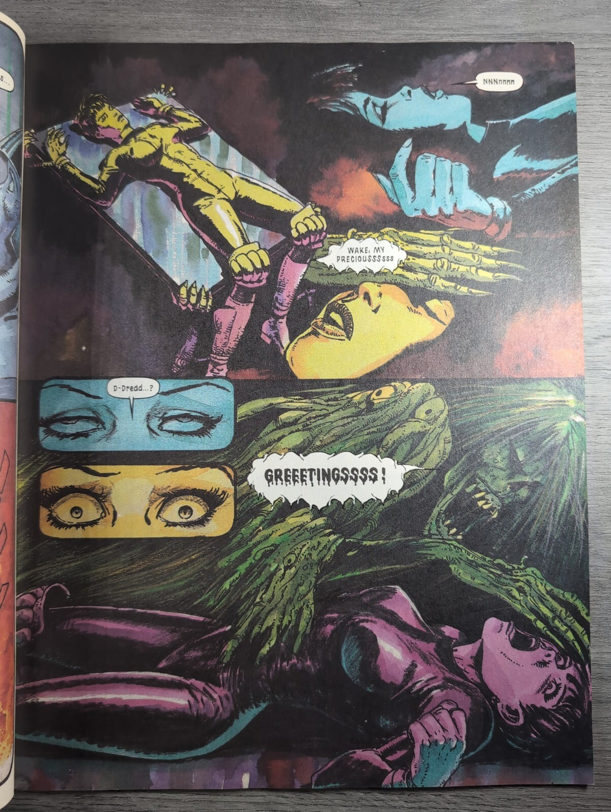 2000AD Prog 678 Featuring Judge Dredd Comic 12th May 1990 Vintage Retro Comic