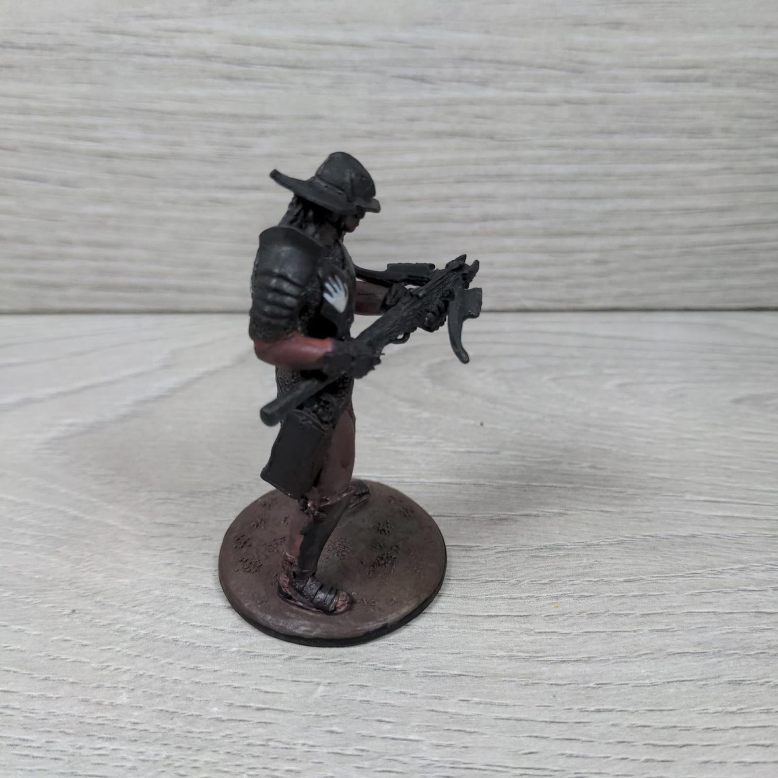 Eaglemoss Crossbow Uruk-Hai Lord of the Rings Collectors Models Metal Figure