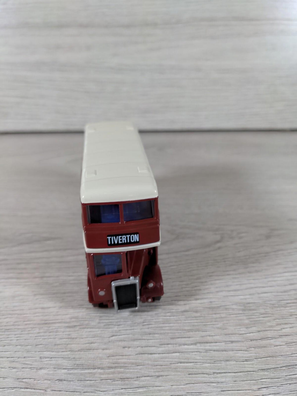 Exclusive First Editions Leyland PD2 Lowbridge Devon General 16004 1:76 Scale